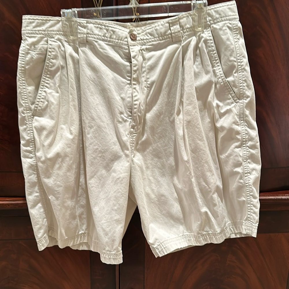 Men’s Tommy Bahama shorts size 38